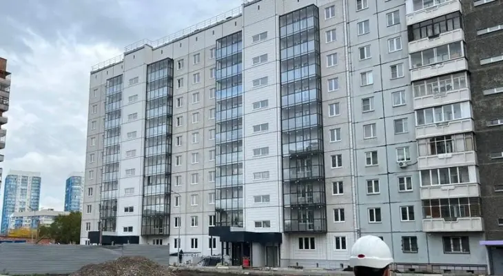 ЖК Судостроительная 99 на фоне Белых Рос